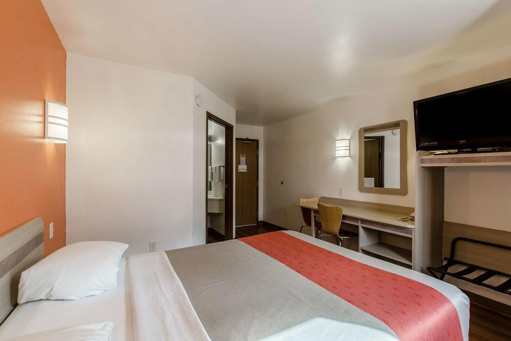 6-baraboo, Wi - Delton-wisconsin Dells 2*